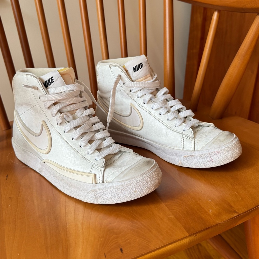 Nike Blazer 77 Vintage Mid Triple White Women's Shoes Size 7 Limited Edition
